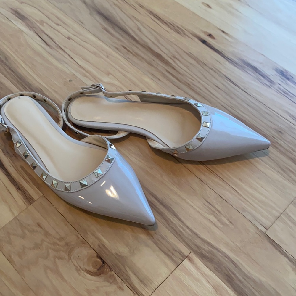 Rockstud inspired Pointed flats - brand new!
